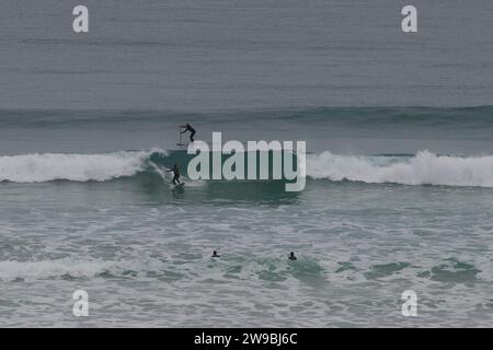 Hale Beach, Cornwall, United Kingdom. 26th Dec 2023. Local Surfers, families and dog walkers  enjoy Boxing Day on the Cornish beach of Hale. Stock Photo