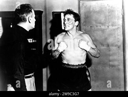 KIRK DOUGLAS in CHAMPION 1949 director MARK ROBSON story Ring Lardner screenplay Carl Foreman music Dimitri Tiomkin Stanley Kramer Productions / Screen Plays / United Artists Stock Photo