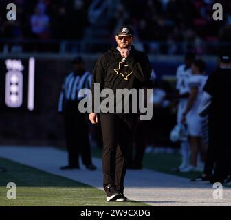 December 26, 2023: Texas State head coach GJ Kinne during the SERVPRO First Responder Bowl game between the Rice Owls and the Texas State Bobcats on December 26, 2023 in Dallas. Making their first-ever bowl game appearance, Texas State won, 45-21. (Credit Image: © Scott Coleman/ZUMA Press Wire) EDITORIAL USAGE ONLY! Not for Commercial USAGE! Stock Photo