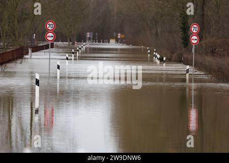 Gesperrte Straen Hochwasser