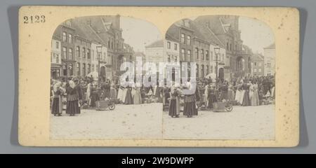 Market scene on the Markt in Sittard, 1879 - 1910 stereograph  Sittard paper. cardboard albumen print market Sittard Stock Photo