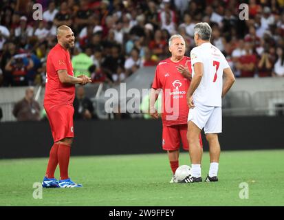 Rio de Janeiro, Brazil.December 27, 2023, Football match between the friends of former player Zico and his friends at the Maracanã stadium. All-Star game. André Ricardo/Alamy Live News Stock Photo