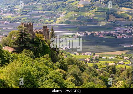 Fontana Castle/Brunnenburg houses the Agricultural Museum and a memorial to the poet Ezra Pound. Tirol/Tirolo, Bolzano province, Alto-Adige, Italy Stock Photo