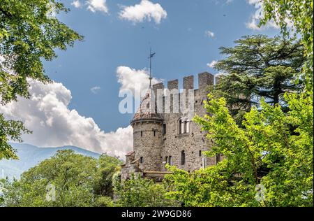 Fontana Castle/Brunnenburg houses the Agricultural Museum and a memorial to the poet Ezra Pound. Tirol/Tirolo, Bolzano province, Alto-Adige, Italy Stock Photo