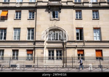 France, Ile-De-France, Paris on 2022-02-15. Illustration of daily life in Paris. Photograph by Martin Bertrand. France, Ile-De-France, Paris le 2022-0 Stock Photo