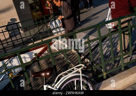 France, Ile-De-France, Paris on 2022-09-15. Illustration of daily life in Paris. Photograph by Martin Bertrand. France, Ile-De-France, Paris le 2022-0 Stock Photo