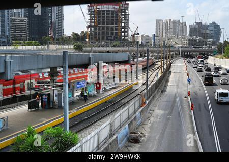 Ayalon highway and Tel Aviv Savidor Central railway station Stock Photo