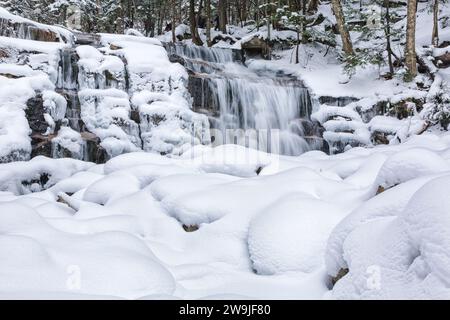 Franconia Notch State Park - Stairs Falls on Dry Brook in the White Mountains, New Hampshire USA. This waterfall is located along the Falling Waters T Stock Photo