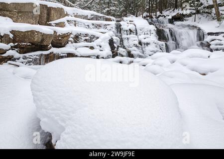 Franconia Notch State Park - Stairs Falls on Dry Brook in the White Mountains, New Hampshire USA. This waterfall is located along the Falling Waters T Stock Photo