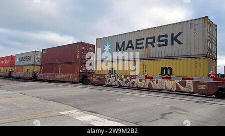 Container Train Bulinton EMPORIA, KANSAS - DECEMBER 28, 2023A Burlington Northern Santa Fe (BSNF ...