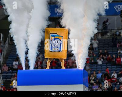 Orlando, FL, USA. 28th Dec, 2023. Strawberry Pop-Tart Bowl mascot performs before first half of the Pop Tarts Bowl in Orlando, FL. Romeo T Guzman/Cal Sport Media/Alamy Live News Stock Photo