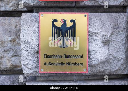 Amtsschild des Eisenbahn-Bundesamt Außenstelle Nürnberg. *** Official sign of the Federal Railway Authority Nuremberg branch office 20231229-6V2A6887 Stock Photo