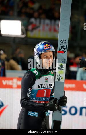 Oberstdorf, Deutschland. 29th Dec, 2023. Andreas Wellinger (SC Ruhpolding) beim Auftaktspringen der 72. Vierschanzentournee inOberstdorf Credit: dpa/Alamy Live News Stock Photo