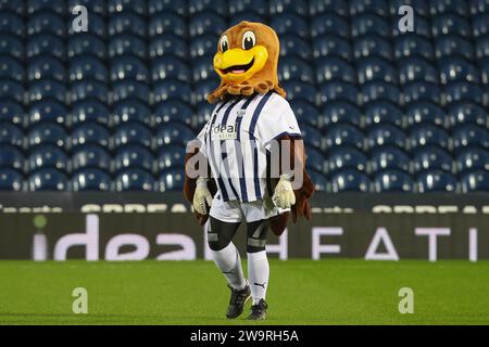 West Bromwich, UK. 29th Dec, 2023. The West Bromwich Albion mascot ‘Baggie Bird' during the Sky Bet Championship match West Bromwich Albion vs Leeds United at The Hawthorns, West Bromwich, United Kingdom, 29th December 2023 (Photo by Gareth Evans/News Images) in West Bromwich, United Kingdom on 12/29/2023. (Photo by Gareth Evans/News Images/Sipa USA) Credit: Sipa USA/Alamy Live News Stock Photo