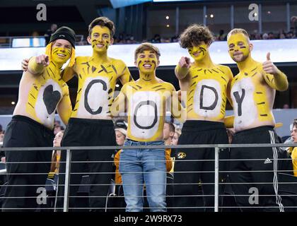 Arlington, Texas, USA. 29th Dec, 2023. Mizzou spirit crew showing their spirit. (Credit Image: © Hoss McBain/ZUMA Press Wire) EDITORIAL USAGE ONLY! Not for Commercial USAGE! Stock Photo