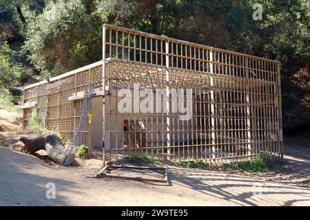 Los Angeles, California: Old Abandoned Los Angeles Zoo located in Griffith Park Stock Photo