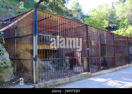 Los Angeles, California: Old Abandoned Los Angeles Zoo located in Griffith Park Stock Photo