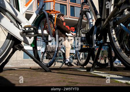 Netherlands, Amsterdam on 2021-11-22. Illustration of everyday life in autumn in Amsterdam, the cultural capital of the Netherlands. Photograph by Mar Stock Photo