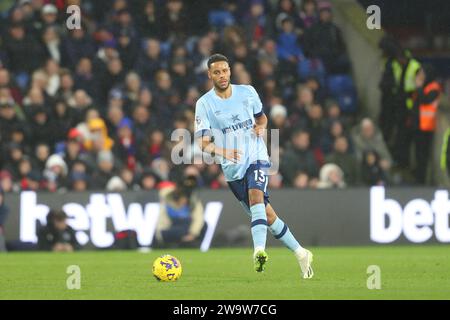 Selhurst Park, Selhurst, London, UK. 30th Dec, 2023. Premier League Football, Crystal Palace versus Brentford; Zanka of Brentford Credit: Action Plus Sports/Alamy Live News Stock Photo