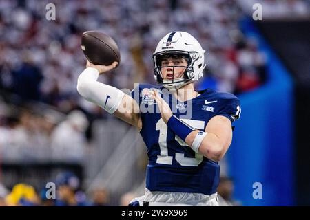 Atlanta, GA, USA. 30th Dec, 2023. Penn State quarterback Drew Allar (15) throws against Mississippi in the 2023 Chick-fil-a Peach Bowl at Mercedes-Benz Stadium in Atlanta, GA. (Scott Kinser/CSM). Credit: csm/Alamy Live News Stock Photo