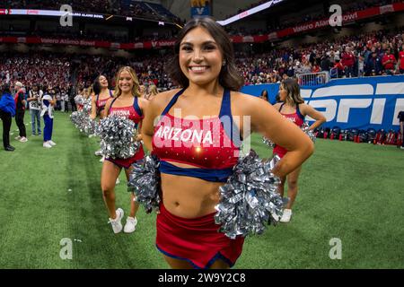 San Antonio, TX, USA. 28th Dec, 2023. The Arizona Pomline dance team performs during the Valero Alamo Bowl NCAA football game between the Arizona Wildcats and the Oklahoma Sooners in San Antonio, TX. Trask Smith/CSM/Alamy Live News Stock Photo