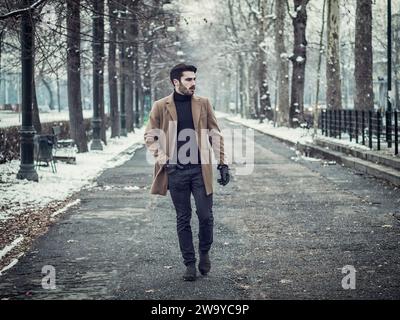 Snowy day in urban setting Stock Photo - Alamy