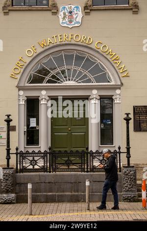 Ireland, Munster, Waterford, O’Connell Street, Port of Waterford company doorway Stock Photo