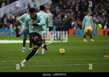 London, UK. 31st Dec, 2023. Dominic Solanke of Bournemouth warms up during the Premier League match between Tottenham Hotspur and Bournemouth at Tottenham Hotspur Stadium, London, England on 31 December 2023. Photo by Ken Sparks. Editorial use only, license required for commercial use. No use in betting, games or a single club/league/player publications. Credit: UK Sports Pics Ltd/Alamy Live News Stock Photo