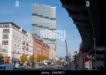 22.11.2023, Berlin, Germany, Europe - View from Warschauer Strasse at Oberbaumbruecke bridge to the new Edge East Side Berlin - Amazon Tower. Stock Photo