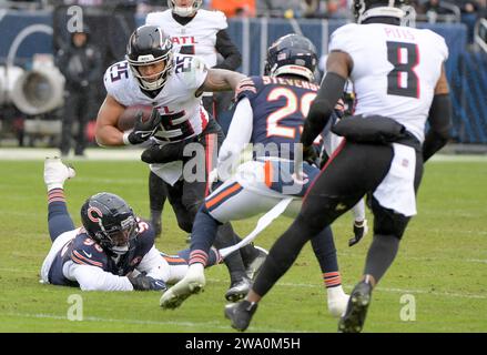 Atlanta Falcons running back Tyler Allgeier (25) runs against the ...