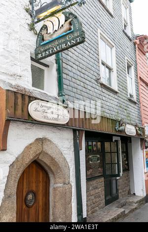 Smugglers Cott seafood and steak restaurant in Looe Cornwall, built in 1420 from timbers from the Armada, England,UK,2023 Stock Photo