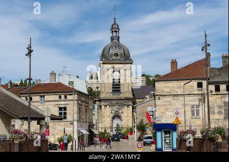 Bar-le-Duc est une ville connue pour la qualite de son patrimoine et son superbe quartier renaissance. La tour de l'horloge |  Bar-Le-Duc is a city kn Stock Photo