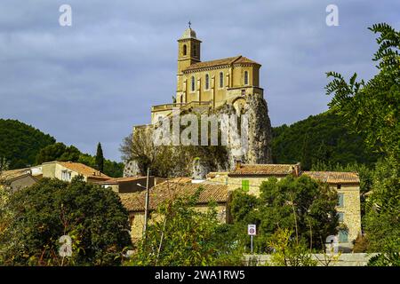 Church on top of a rocky outcrop, Pierrelongue, Provence, France Stock Photo