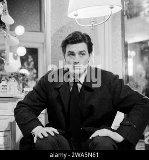 Der Teufel und die Zehn Gebote, aka Le Diable et les Dix commandements, Episodenfilm, Frankreich 1962, Regie: Julien Duvivier, Darsteller: Alain Delon Stock Photo