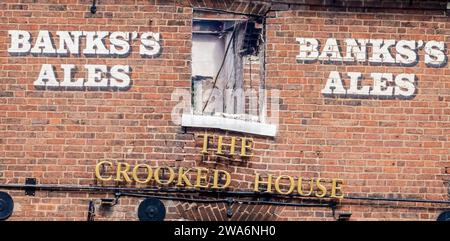 THE CROOKED HOUSE PUB, MORNING AFTER THE FIRE Stock Photo