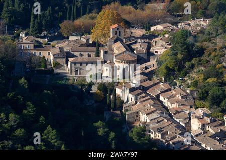 The village of Saint-Guilhem-le-Desert seen from the Belvedere de Puechabon. One of the most beautiful villages in France. Occitanie, France Stock Photo