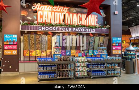 Hershey. Pennsylvania - November 17, 2022: Pick your own candy flavors candy machine at Hershy's Chocolate World retail store. Stock Photo
