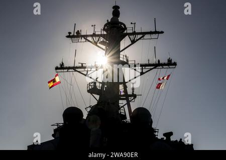 US military forces. 180126KA046-0012  NAVAL STATION ROTA, Spain (Jan. 26, 2018) – The Arleigh Burke-class guided-missile destroyer USS Carney (DDG 64) moors at Naval Station Rota, Spain, Jan. 26, 2018. Carney, forward-deployed to Rota, Spain, is on its fourth patrol in the U.S. 6th Fleet area of operations in support of regional allies and partners, and U.S. national security interests in Europe. (U.S. Navy photo by Mass Communication Specialist 2nd Class James R. Turner/Released) Stock Photo