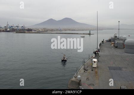US military forces. 180304QR145-033 NAVAL SUPPORT ACTIVITY NAPLES, Italy (March 4, 2018)  The Blue Ridge-class command and control ship USS Mount Whitney (LCC 20) departs Naval Support Activity Naples, Italy, March 4, 2018. Mount Whitney arrived in Naples, Italy Feb. 25, 2018 to take part in the U.S. 6th Fleet and Naval Striking and Support Forces NATO change of command. (U.S. Navy photo by Mass Communication Specialist 3rd Class Krystina Coffey/ Released) Stock Photo