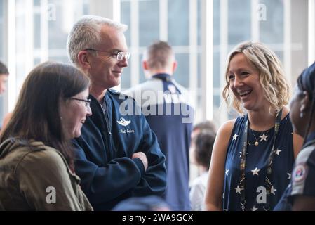 US military forces. U.S. Air Force Gen. Paul J. Selva, Vice Chairman of the Joint Chiefs of Staff, and his wife Mrs. Ricki Selva meet with Team U.S. families before the Invictus Games Sydney 2018 Opening Ceremony in Sydney, New South Wales, Australia; Oct. 20, 2018. The Invictus Games are an international adaptive sporting event with current and former wounded, ill, or injured service members from 18 nations competing in 12 adaptive sports including; archery, athletics, indoor rowing, powerlifting, road cycling, driving challenge, sailing, sitting volleyball, swimming, wheelchair basketball, w Stock Photo