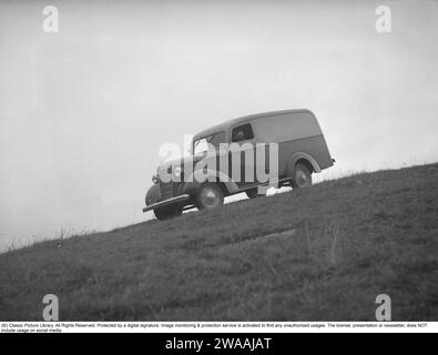 In the 1930s. A course for female drivers of ambulances and trucks during the Second World War in Sweden on November 4, 1939. One of the exercises during the training is off-road driving. 4 November 1939. The ambulance is a Chevrolet. Kristoffersson ref 5-1 Stock Photo