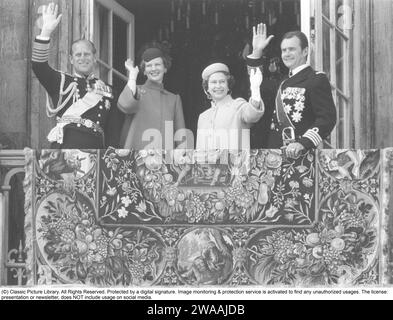 Queen Margrethe II of Denmark.  England's Queen Elizabeth II with her husband Prince Philip, Duke of Edinburgh on a state visit to Denmark in 1979 and standing with Denmark's Queen Margrethe and her husband Prince Henrik at Fredenborg Castle Stock Photo