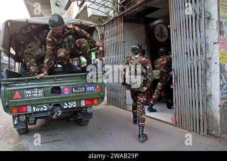 Erkaklarning BDSM videolari