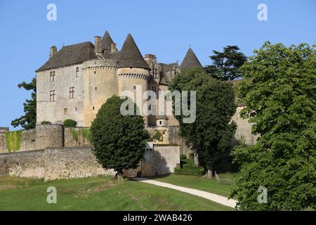 The fortified castle of Fénelon in Périgord Noir. Architecture, History, Nature, environment and tourism. Sainte-Mondane, Dordogne, Périgord, France, Stock Photo