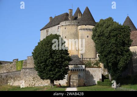 The fortified castle of Fénelon in Périgord Noir. Architecture, History, Nature, environment and tourism. Sainte-Mondane, Dordogne, Périgord, France, Stock Photo