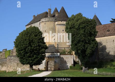 The fortified castle of Fénelon in Périgord Noir. Architecture, History, Nature, environment and tourism. Sainte-Mondane, Dordogne, Périgord, France, Stock Photo