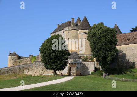 The fortified castle of Fénelon in Périgord Noir. Architecture, History, Nature, environment and tourism. Sainte-Mondane, Dordogne, Périgord, France, Stock Photo