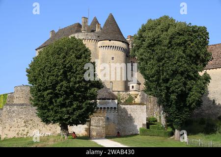 The fortified castle of Fénelon in Périgord Noir. Architecture, History, Nature, environment and tourism. Sainte-Mondane, Dordogne, Périgord, France, Stock Photo