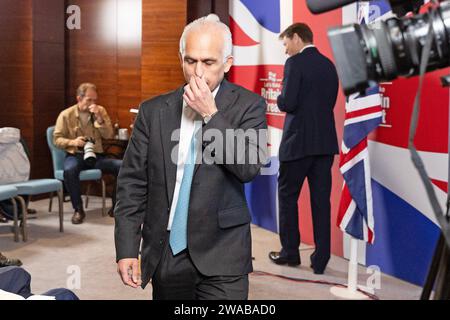 03/01/2024, London, United Kingdom.  Ex Conservative MP and Brexit party member Mr Ben Habib who is seen holding his nose as he walks from the podium Stock Photo