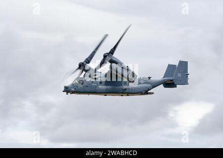 United Sates Air Force Bell-Boeing CV-22B Osprey Tilt Rotor Aircraft 110058 from the 7th Special Operations Squadron demonstrates this unique airplane Stock Photo
